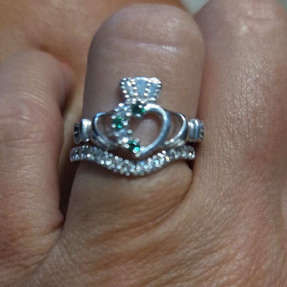 Elegant Silver Heart Ring with Green Highlights